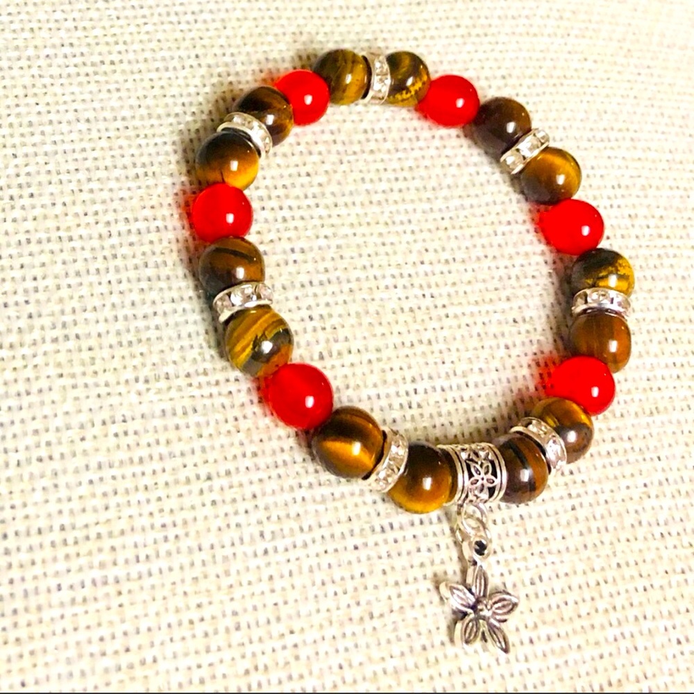 Combine with other textures and finishes for a bracelet stack that's unique